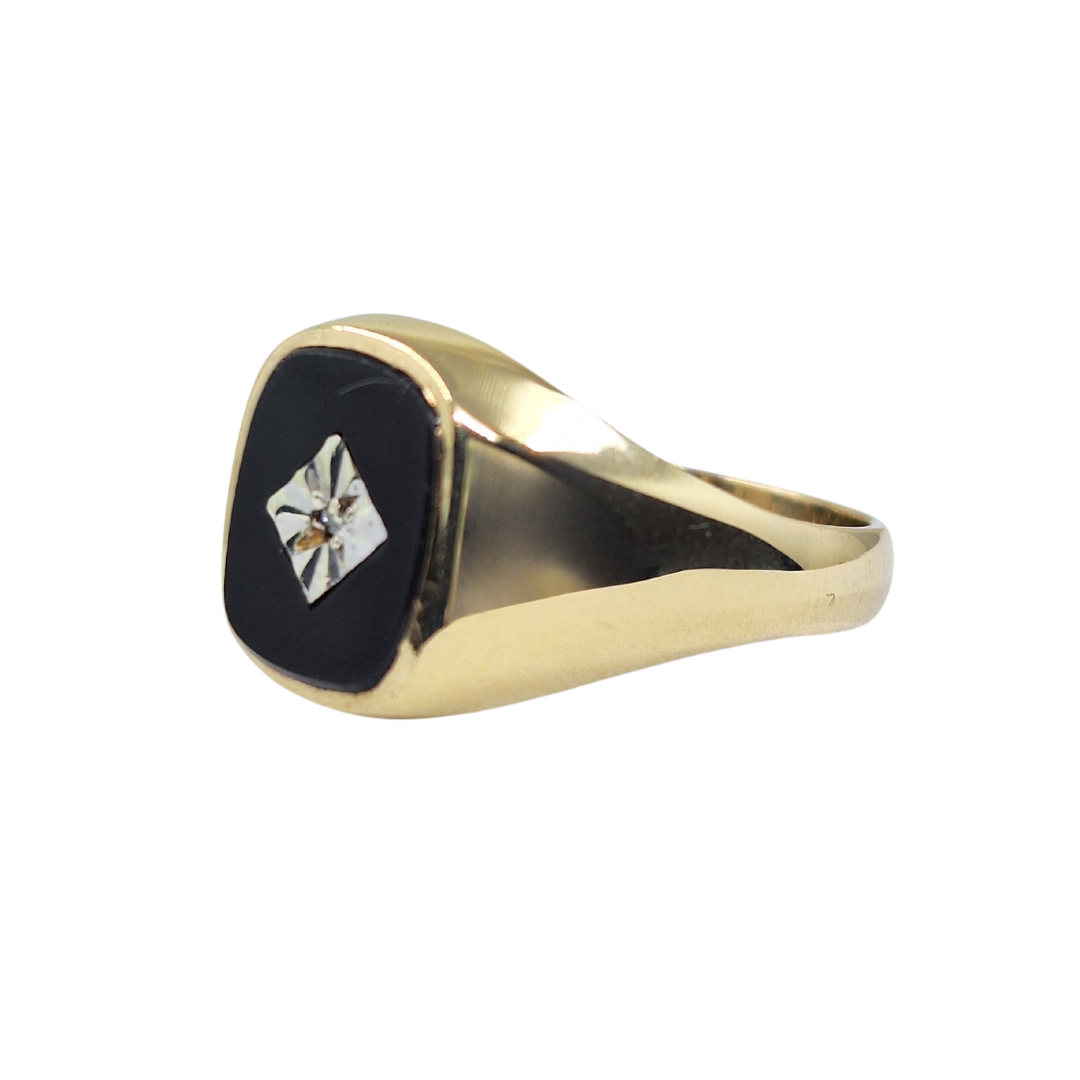 9ct Yellow Gold Onyx & Diamond Signet Ring