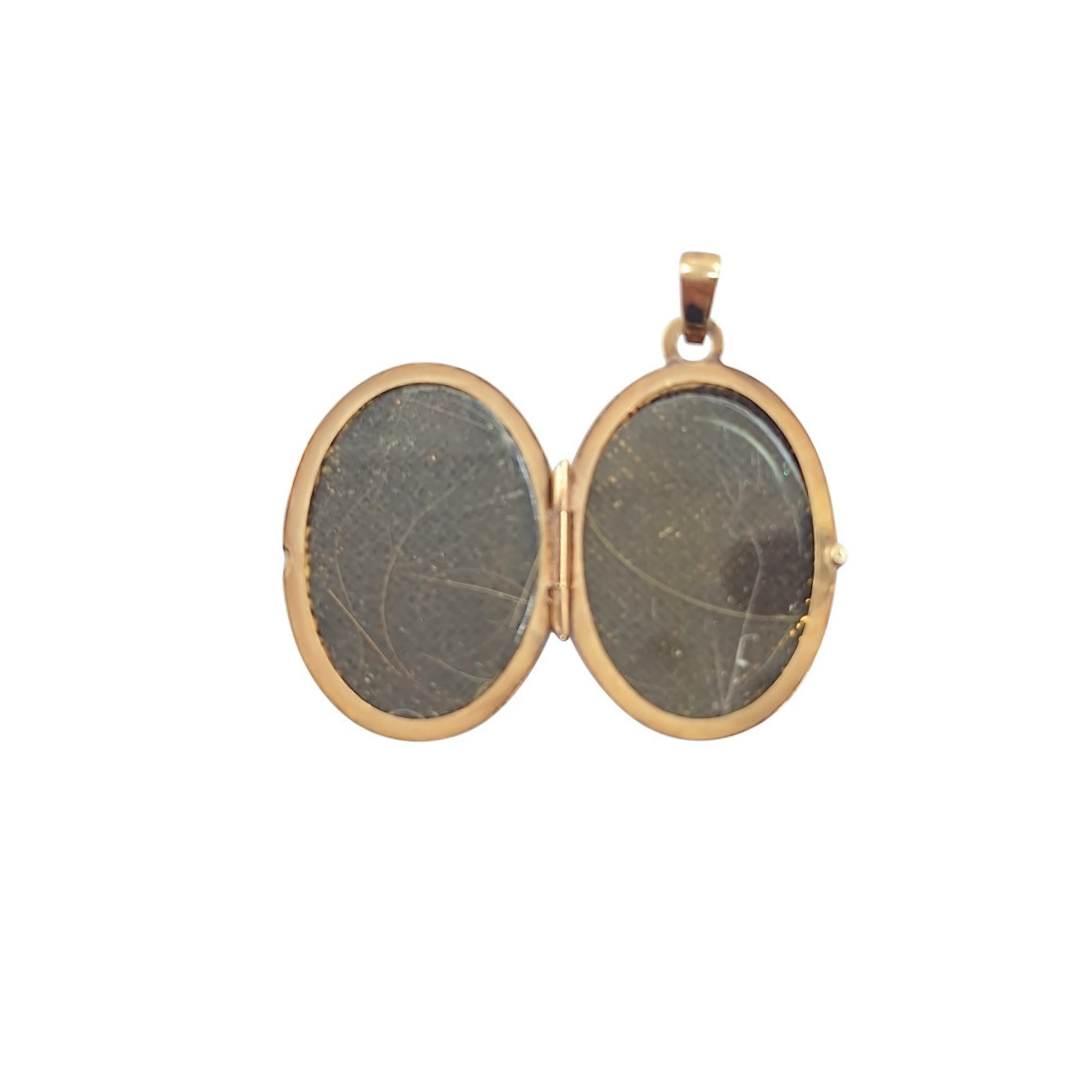 9ct Yellow Gold Oval Flower Locket