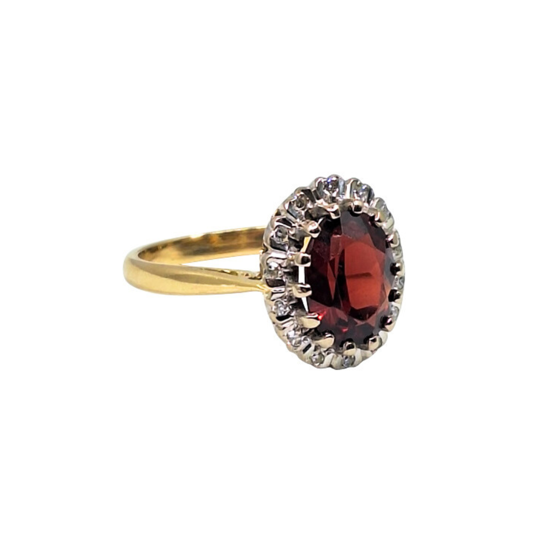 18ct Yellow Gold Garnet & Diamond Cluster Ring