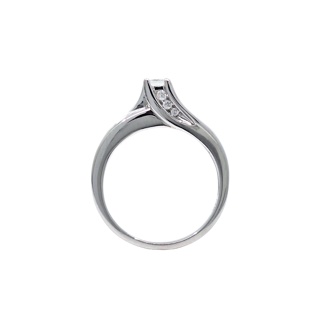 14ct White Gold Diamond Ring