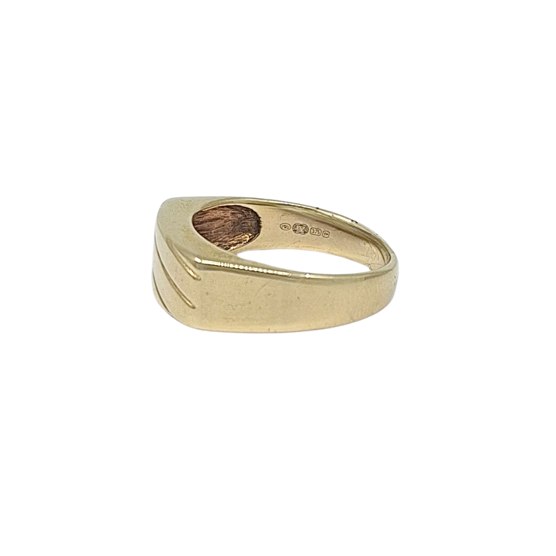 9ct Yellow Gold Diamond Set Signet Ring.