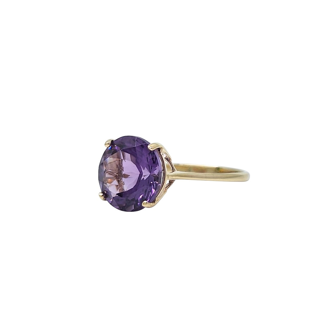 9ct Yellow Gold Amethyst Ring