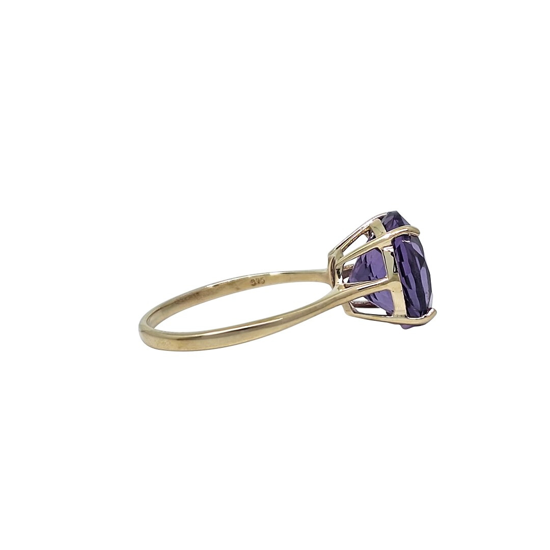 9ct Yellow Gold Amethyst Ring