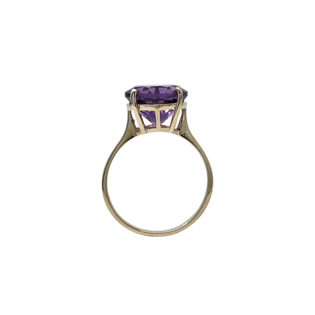 9ct Yellow Gold Amethyst Ring