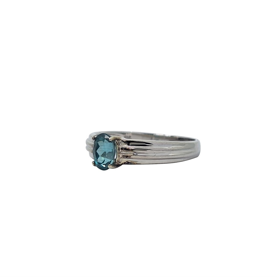 9ct White Gold Blue/Green Gemstone Ring