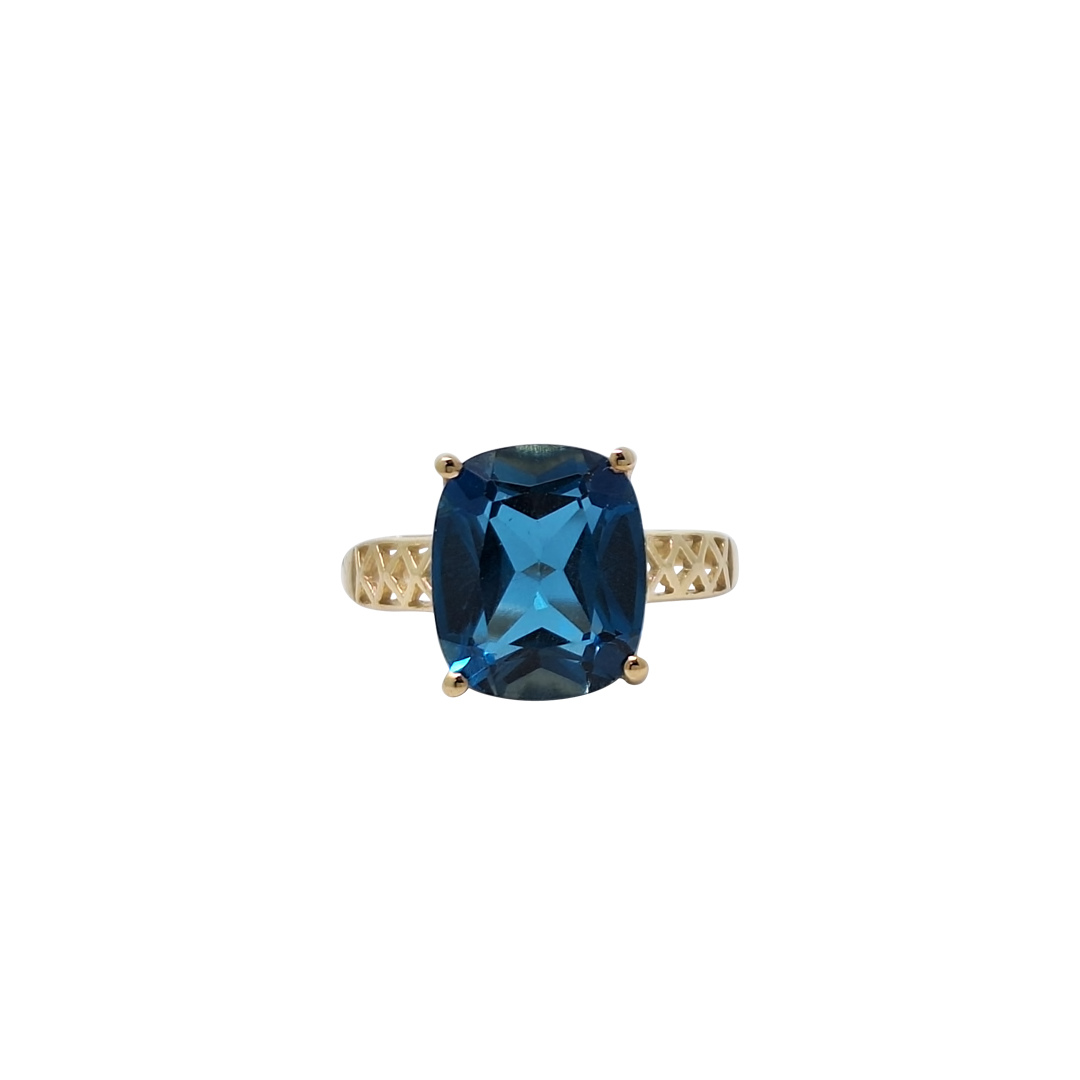 9ct Yellow Gold London Blue Topaz Ring