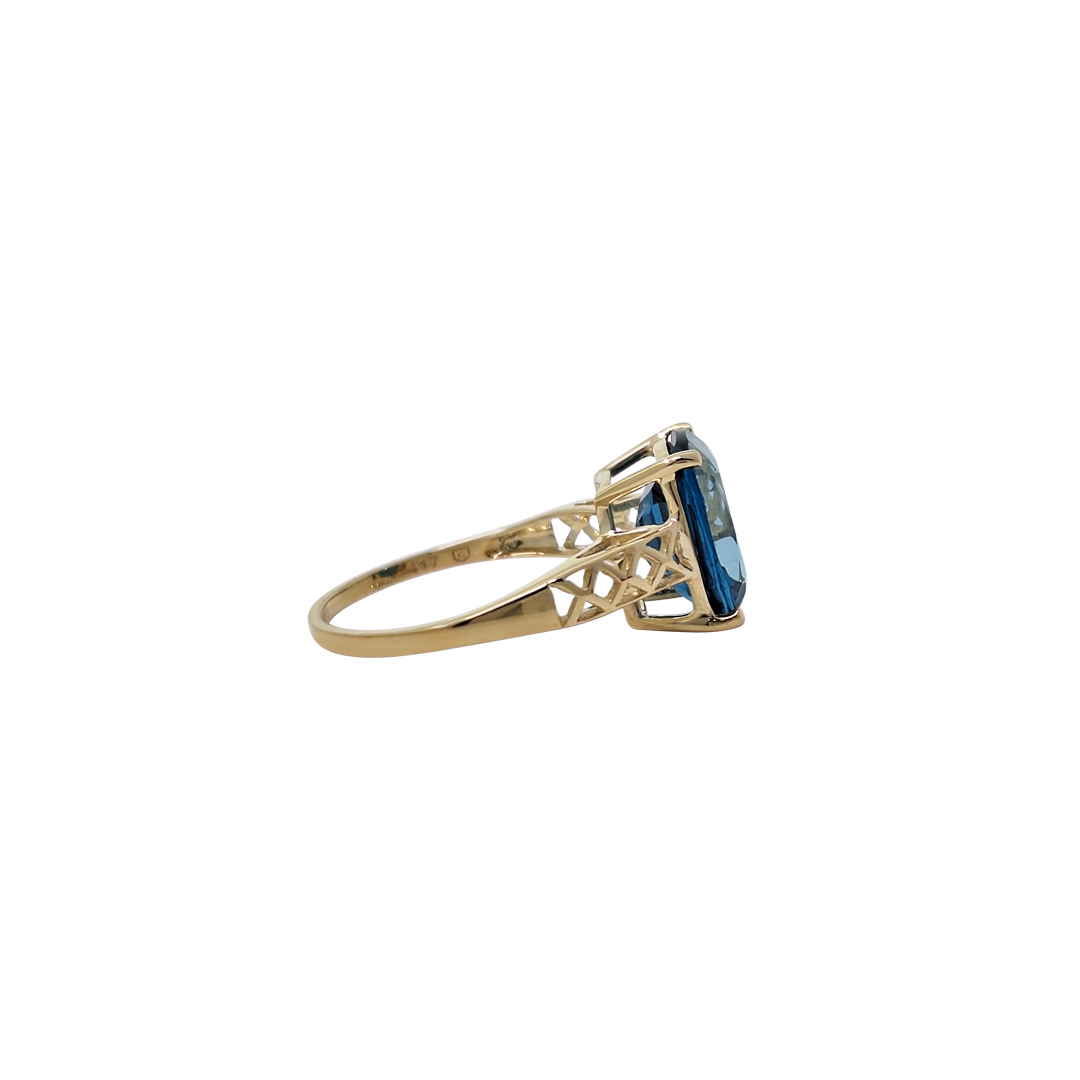 9ct Yellow Gold London Blue Topaz Ring