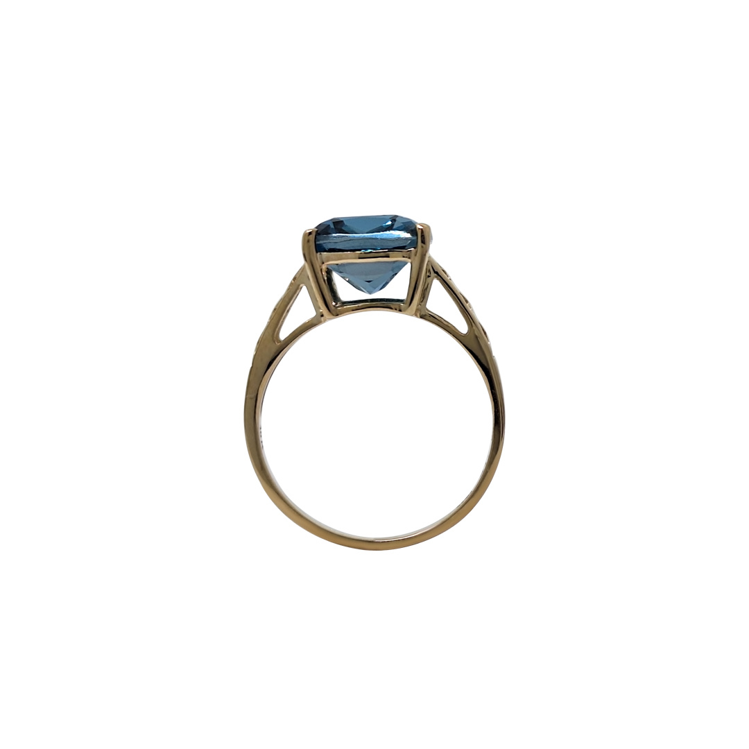 9ct Yellow Gold London Blue Topaz Ring