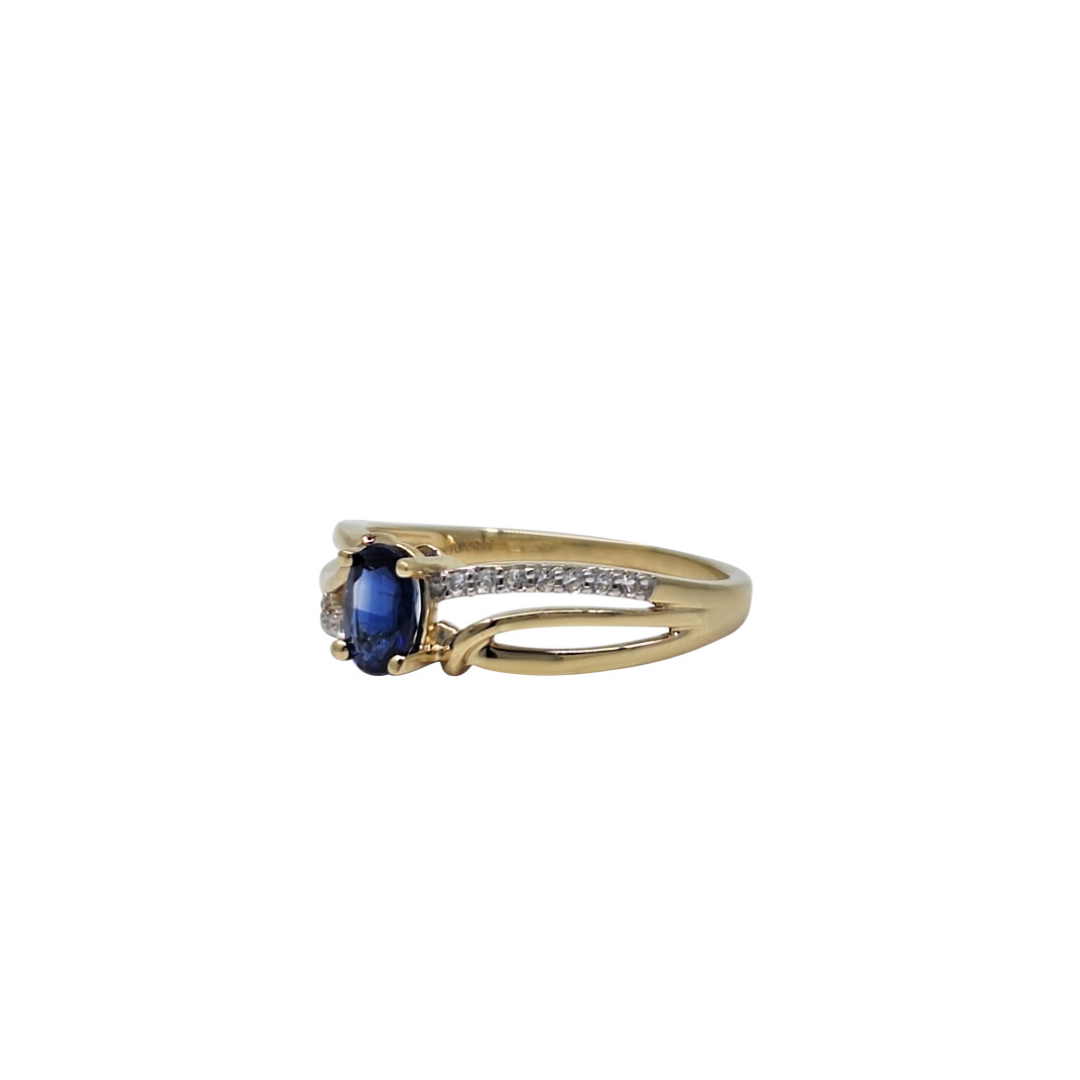 9ct Yellow Gold Nilamani & white topaz ring