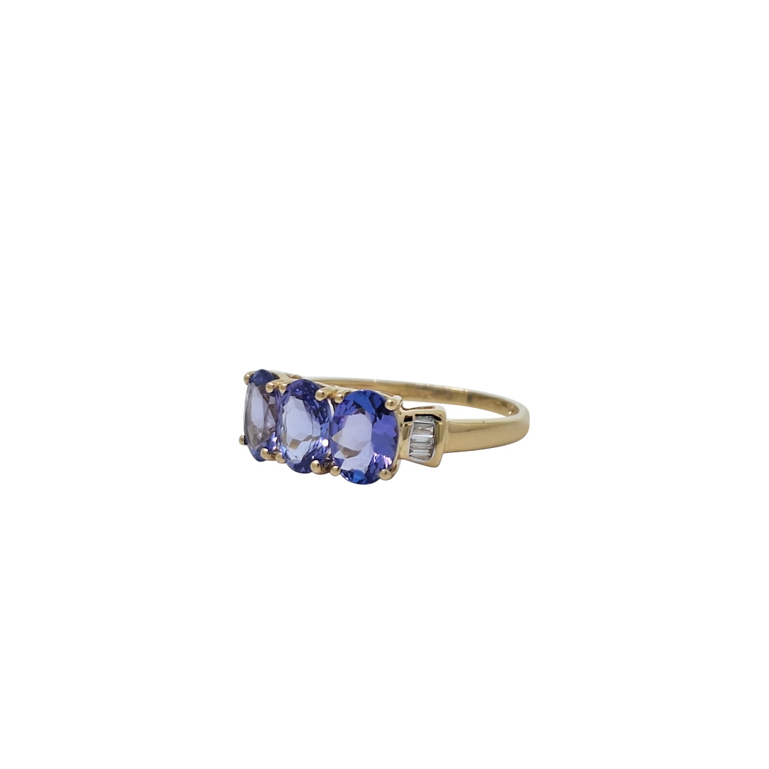 9ct Yellow Gold Tanzanite & Diamond Ring