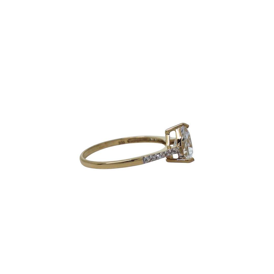 9ct Yellow Gold White Topaz Ring