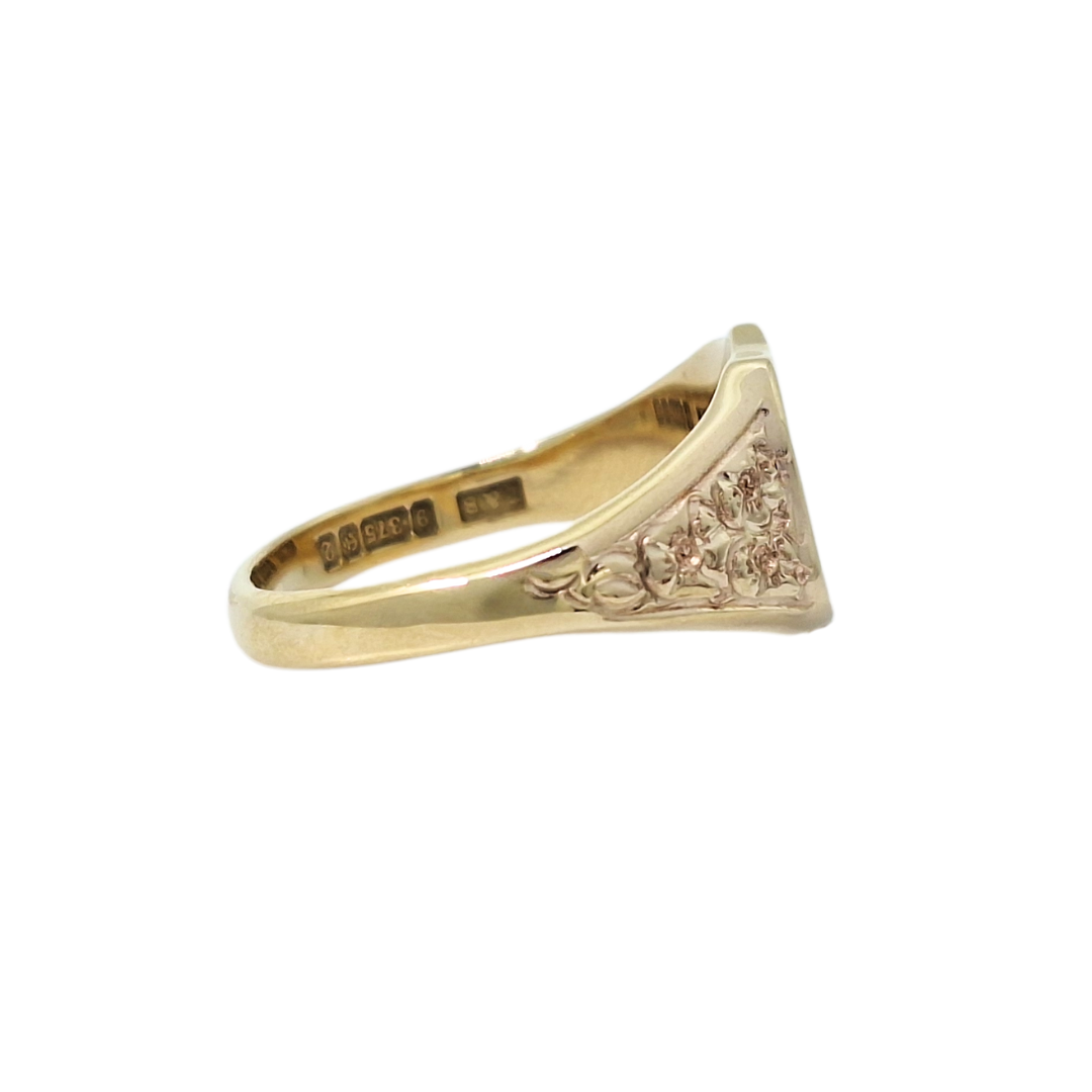 9ct Yellow Gold Shield Signet Ring