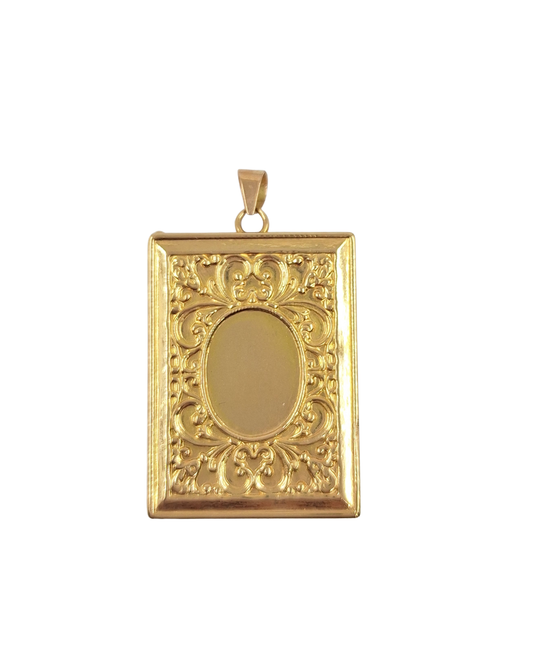 18ct Yellow Gold Engraved Locket