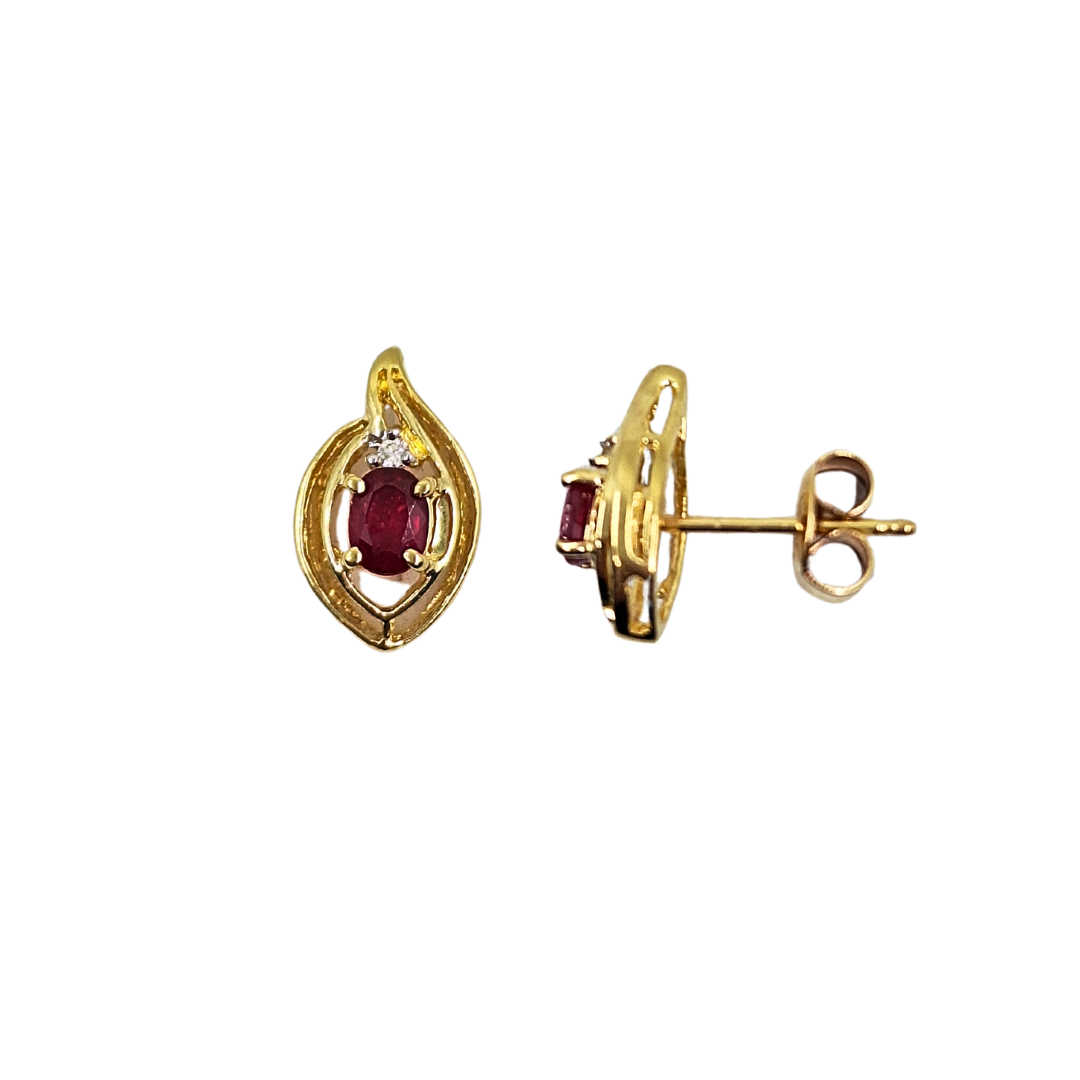 18ct Yellow Gold Ruby & Diamond Stud Earrings