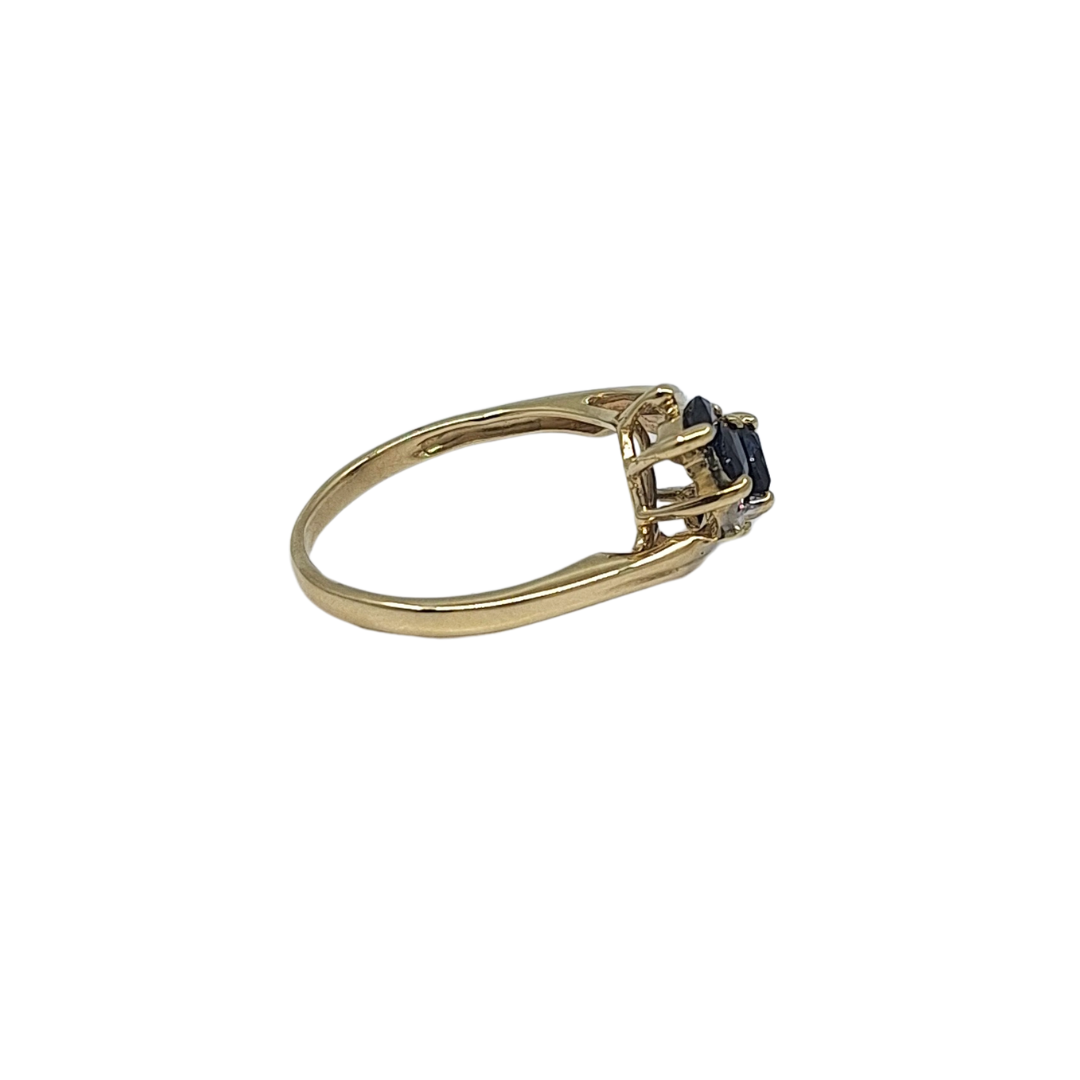 9ct Yellow Gold Cross Over Sapphire Ring