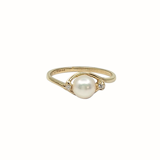 9ct Yellow Gold Pearl & Diamond Ring