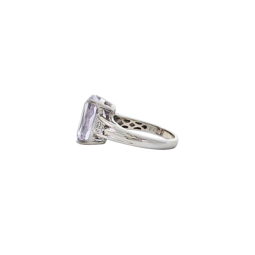 18ct White Gold Amethyst & Diamond Ring