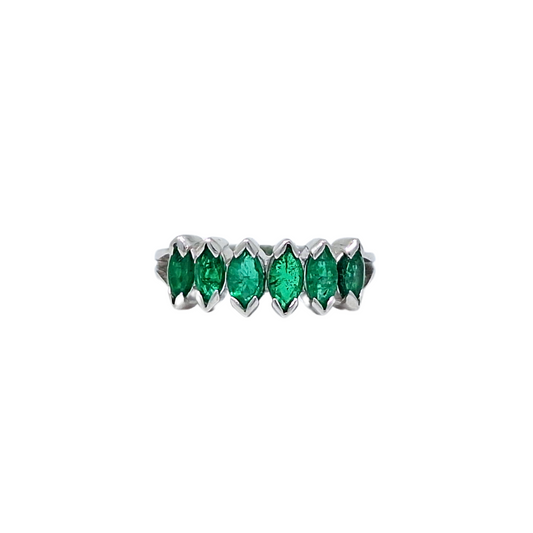 18ct White Gold Emerald Ring