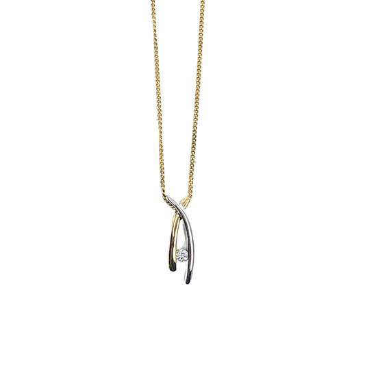 18ct Yellow & White Gold Diamond Pendant 18"