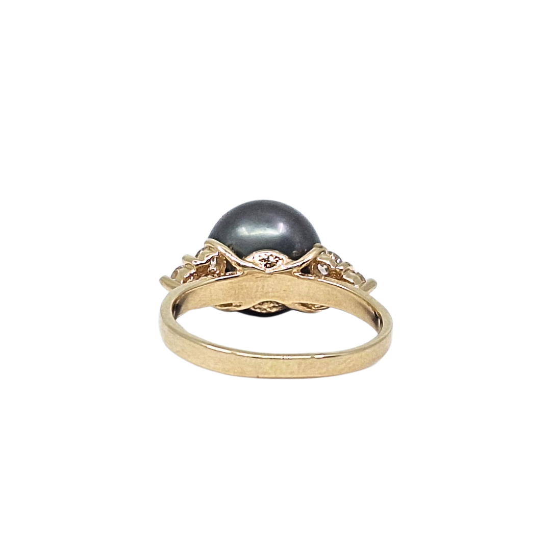 14ct Yellow Gold Black Pearl & Diamond Ring