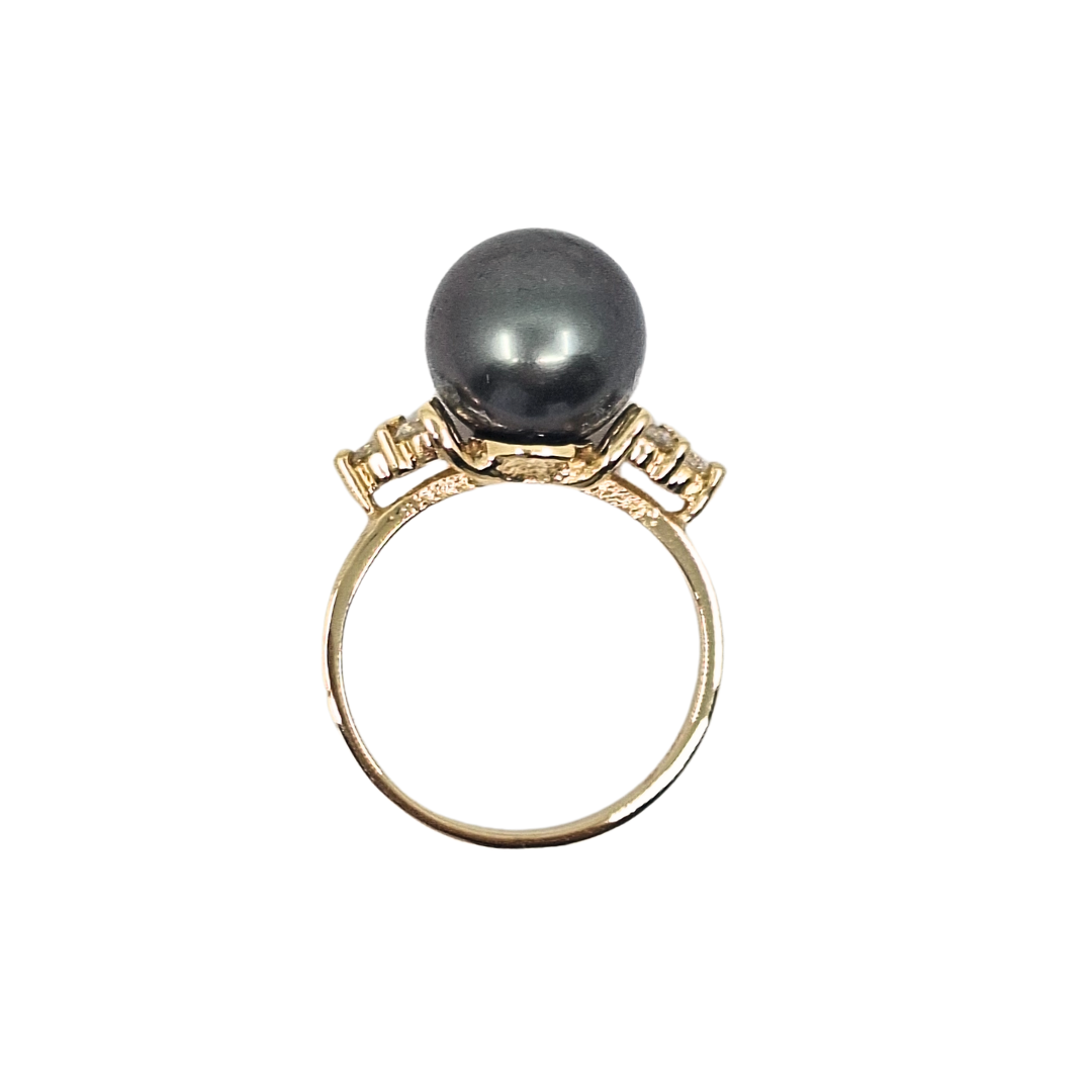 14ct Yellow Gold Black Pearl & Diamond Ring