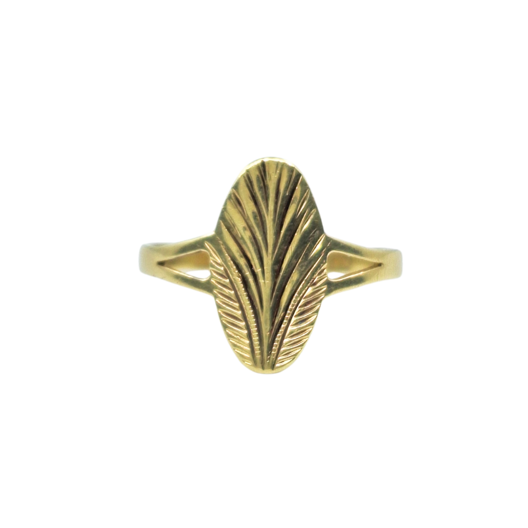 14ct Yellow Gold Oval Engraved Ring