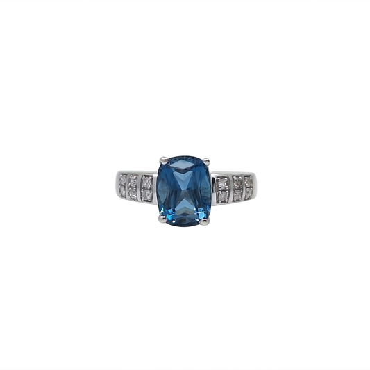 9ct White Gold Blue Topaz Ring