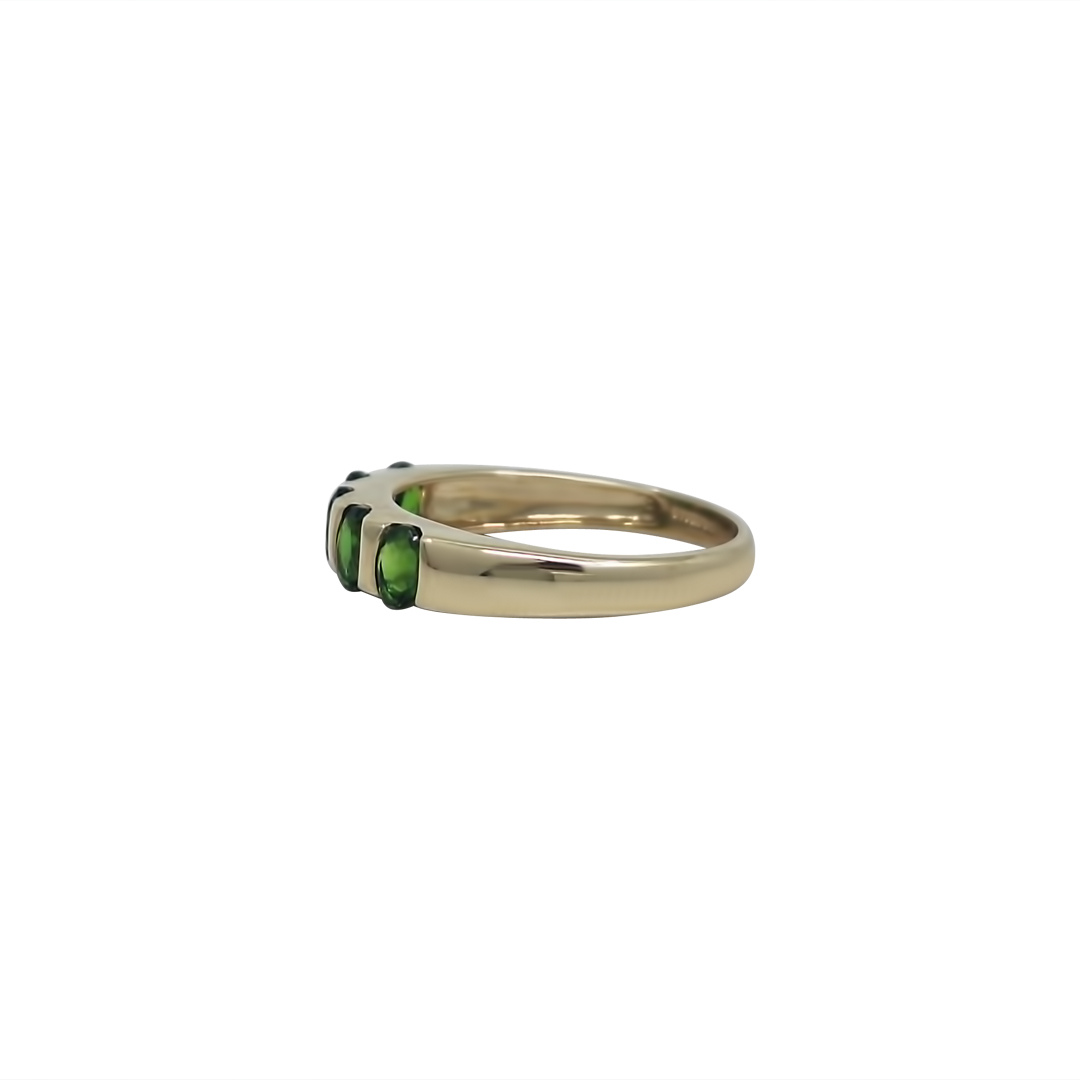9ct Yellow Gold Green Gemstone Ring