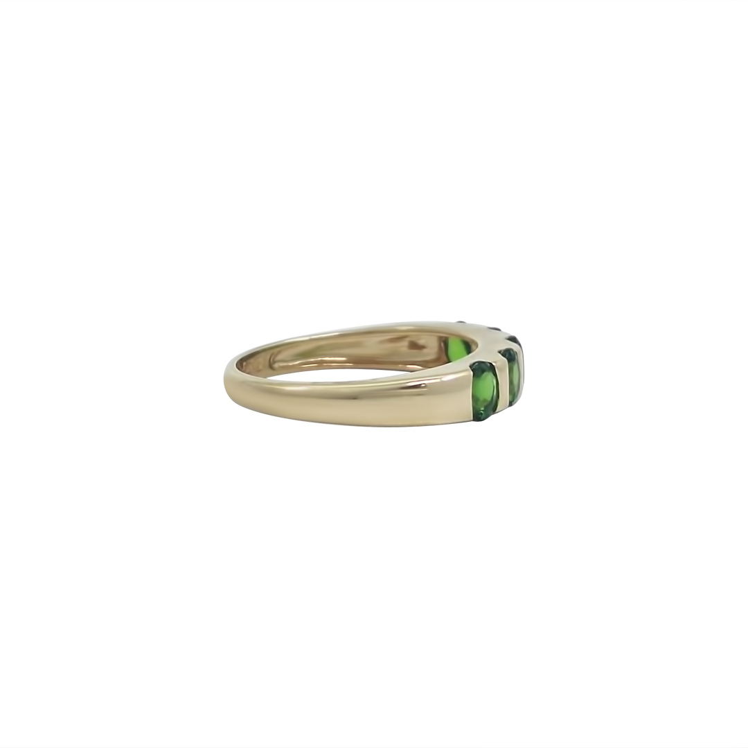 9ct Yellow Gold Green Gemstone Ring
