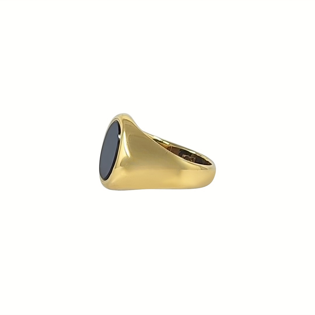 18ct Yellow Gold Onyx Signet Ring