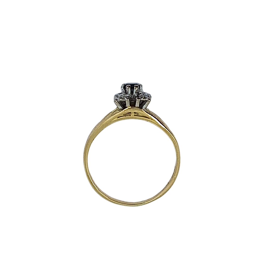 18ct Yellow Gold Sapphire & Diamond Ring