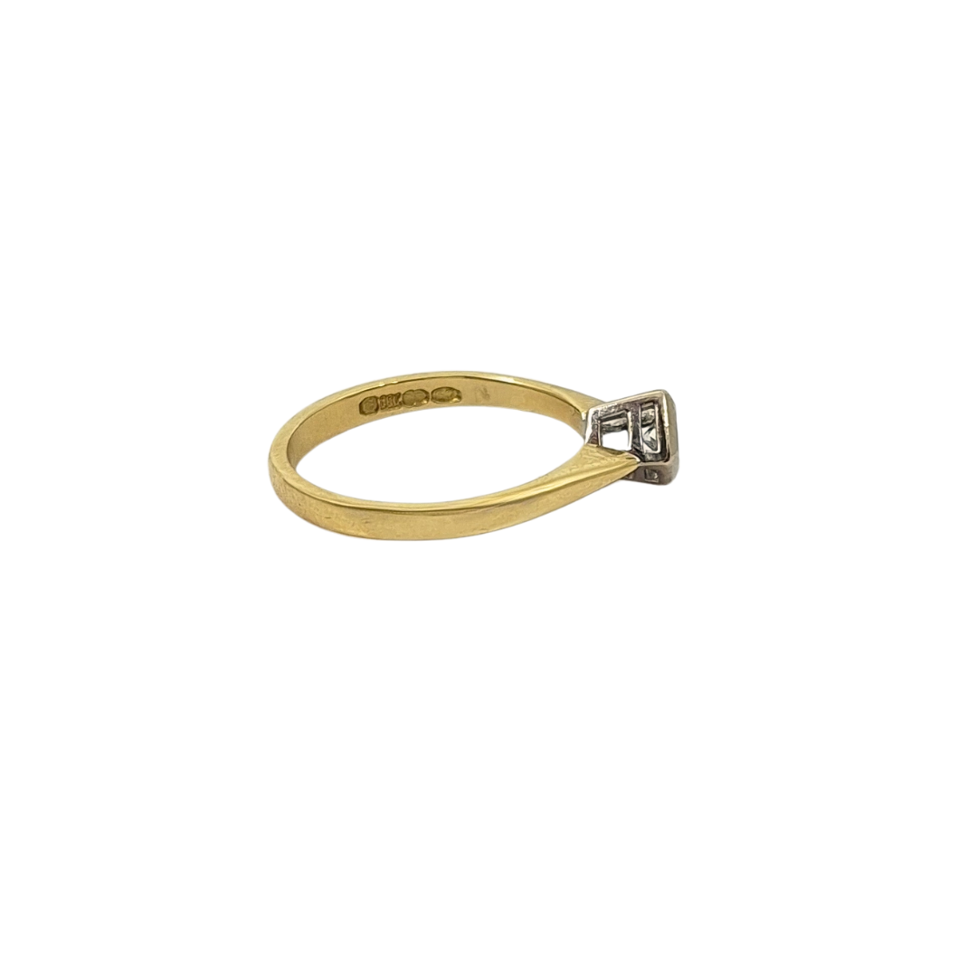 18ct Yellow Gold Princess Cut Diamond Solitaire Ring