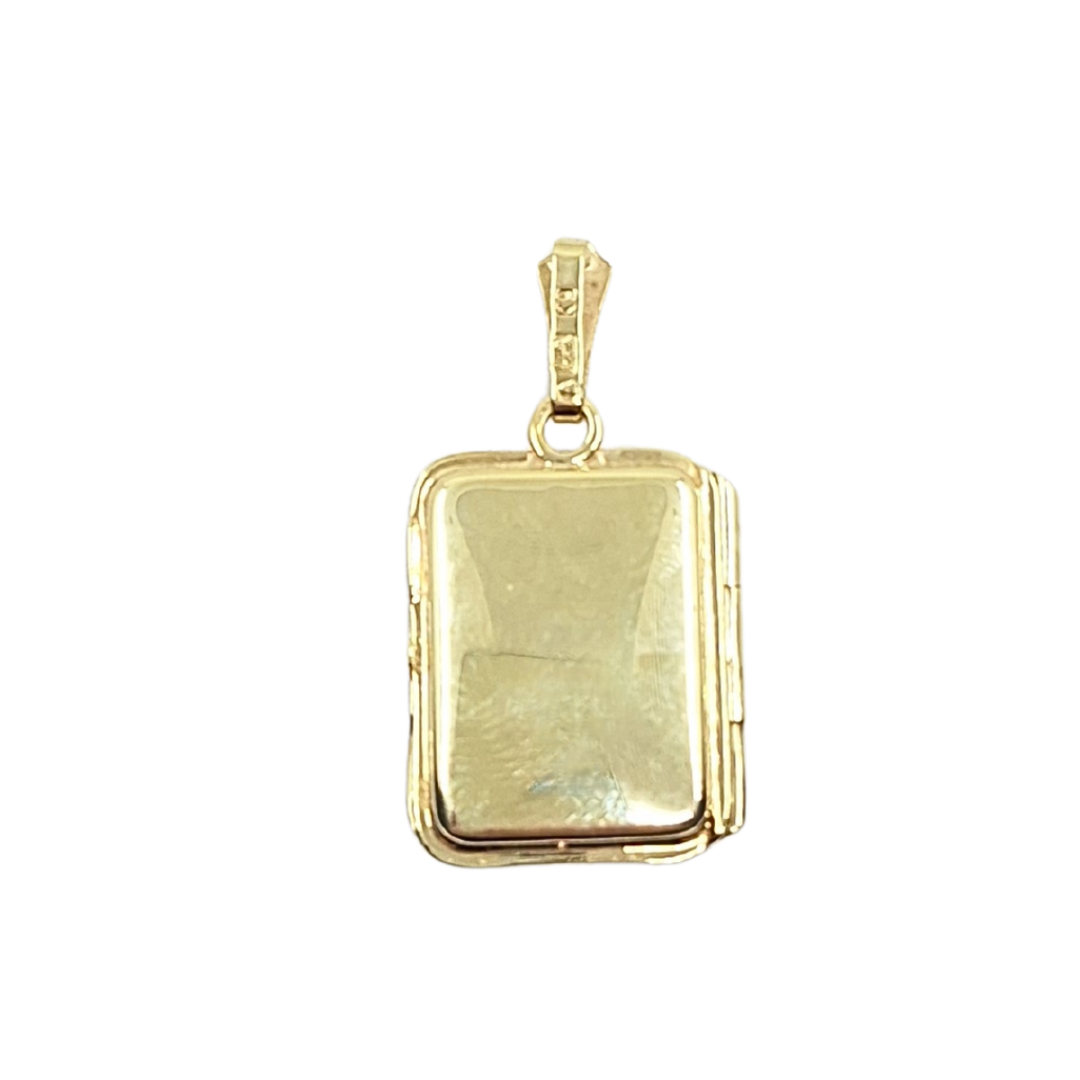 9ct Yellow Gold Rectangle Engraved Locket