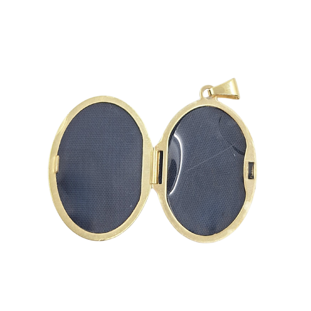 9ct Yellow Gold Oval Engraved Locket