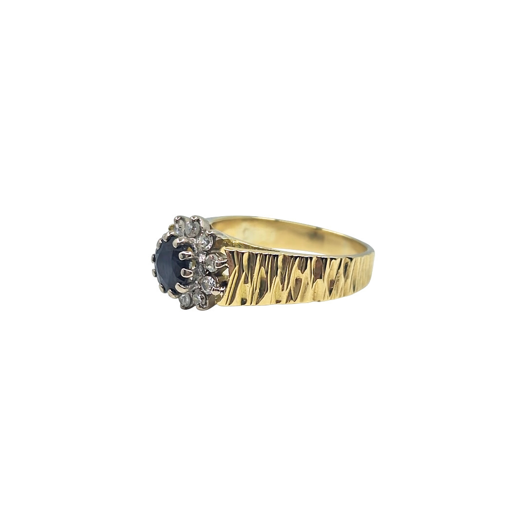 18ct Yellow Gold Sapphire & Diamond Cluster Ring
