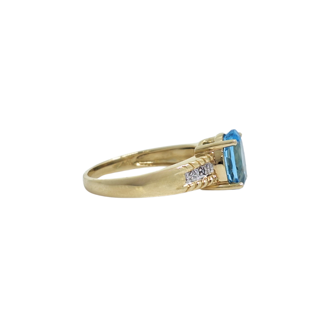 9ct Yellow Gold Blue Topaz Ring