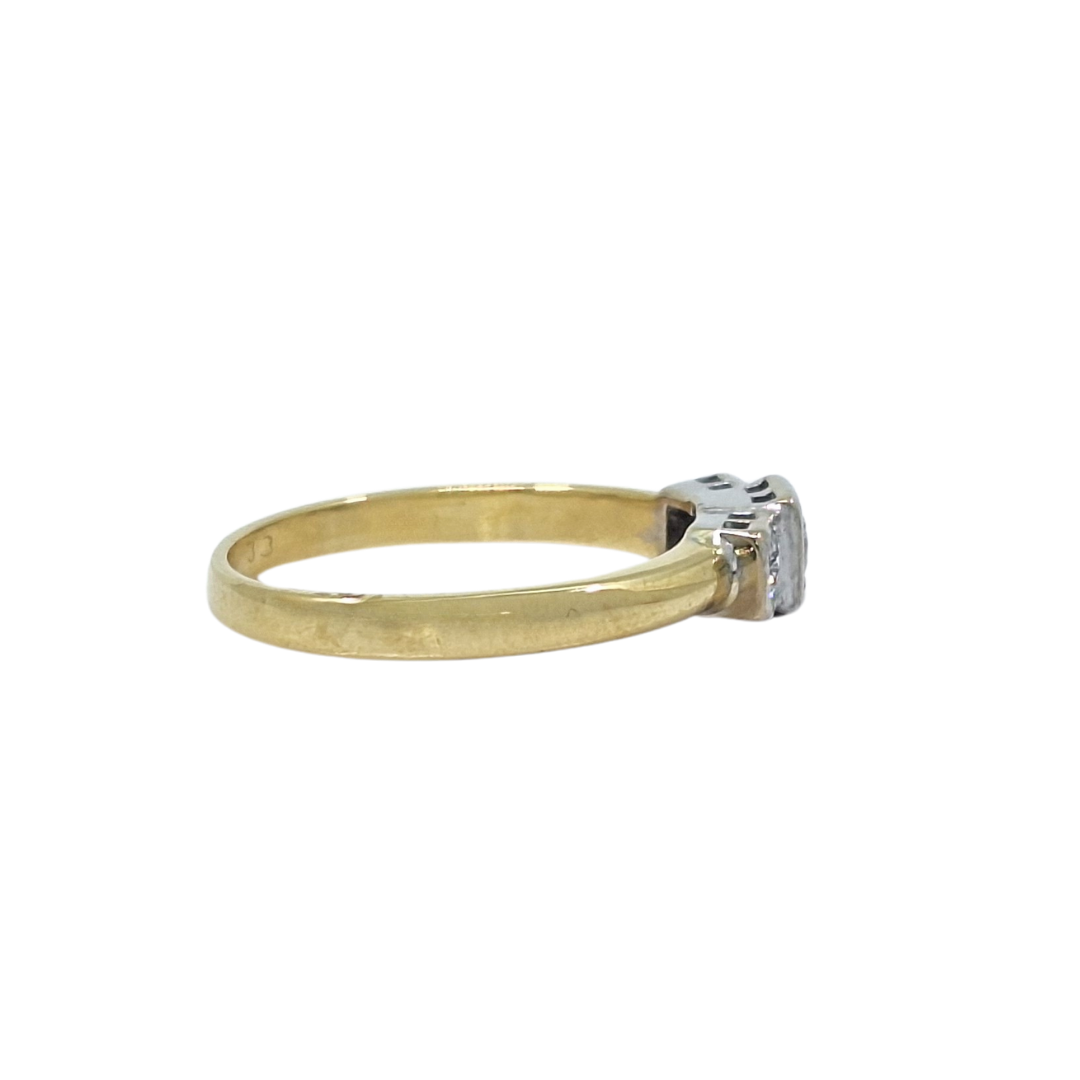 18ct Yellow Gold Three Stone Diamond Ring 0.33ct