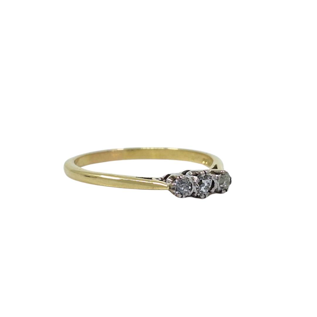 18ct Yellow Gold Three Stone Diamond Ring 0.25ct