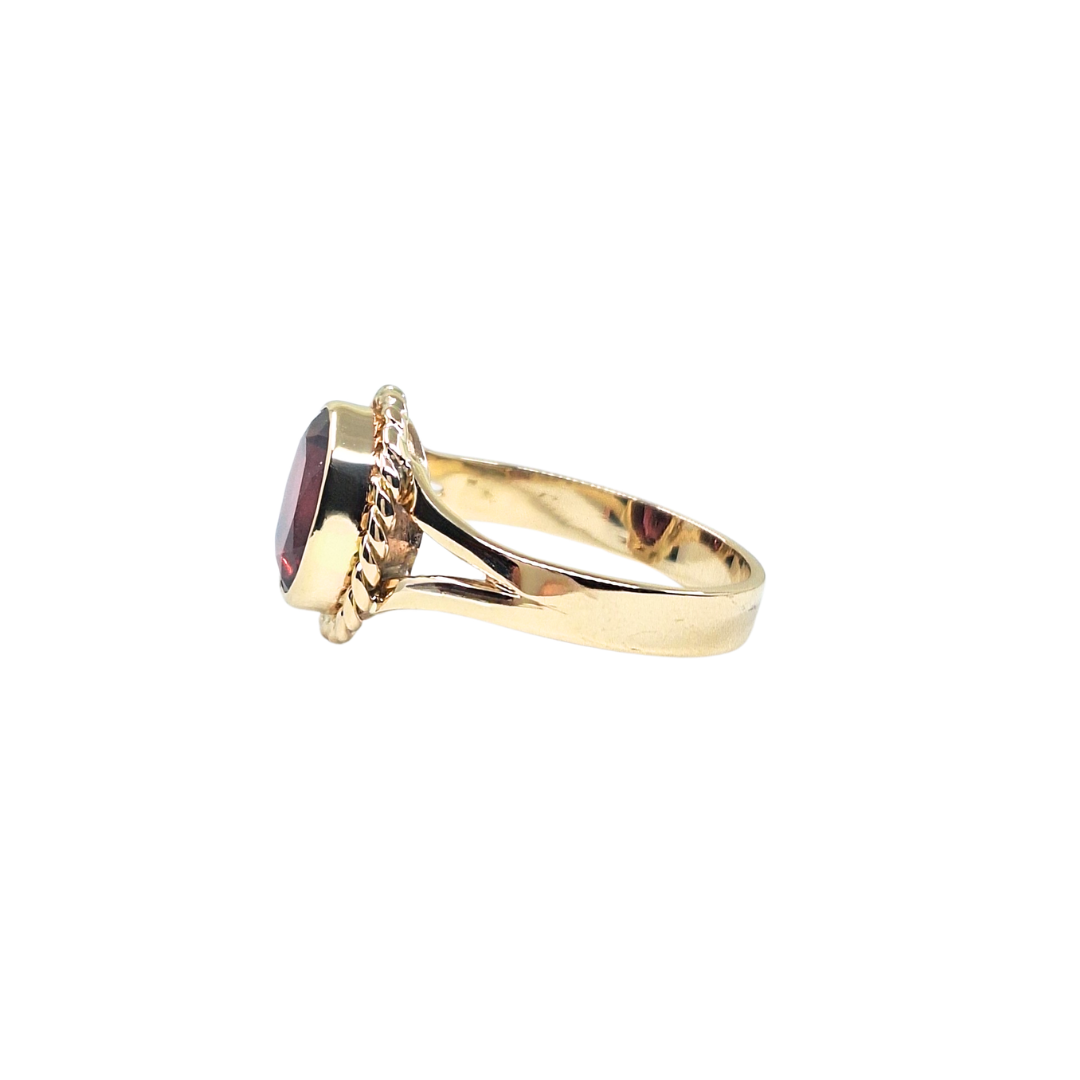 9ct Yellow Gold Garnet Solitaire Ring