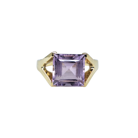 9ct Yellow Gold Amethyst Solitaire Ring