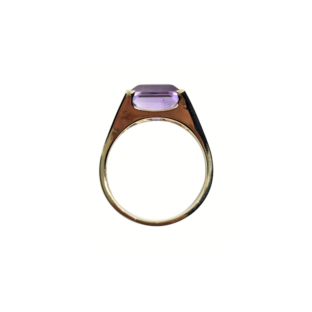 9ct Yellow Gold Amethyst Solitaire Ring