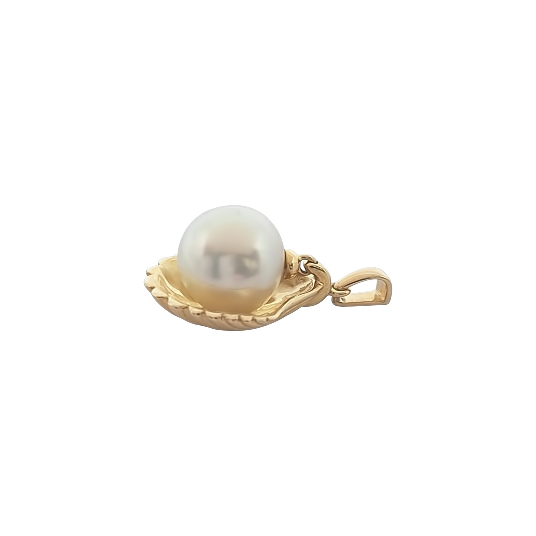 9ct Yellow Gold Cultured Pearl Shell Pendant