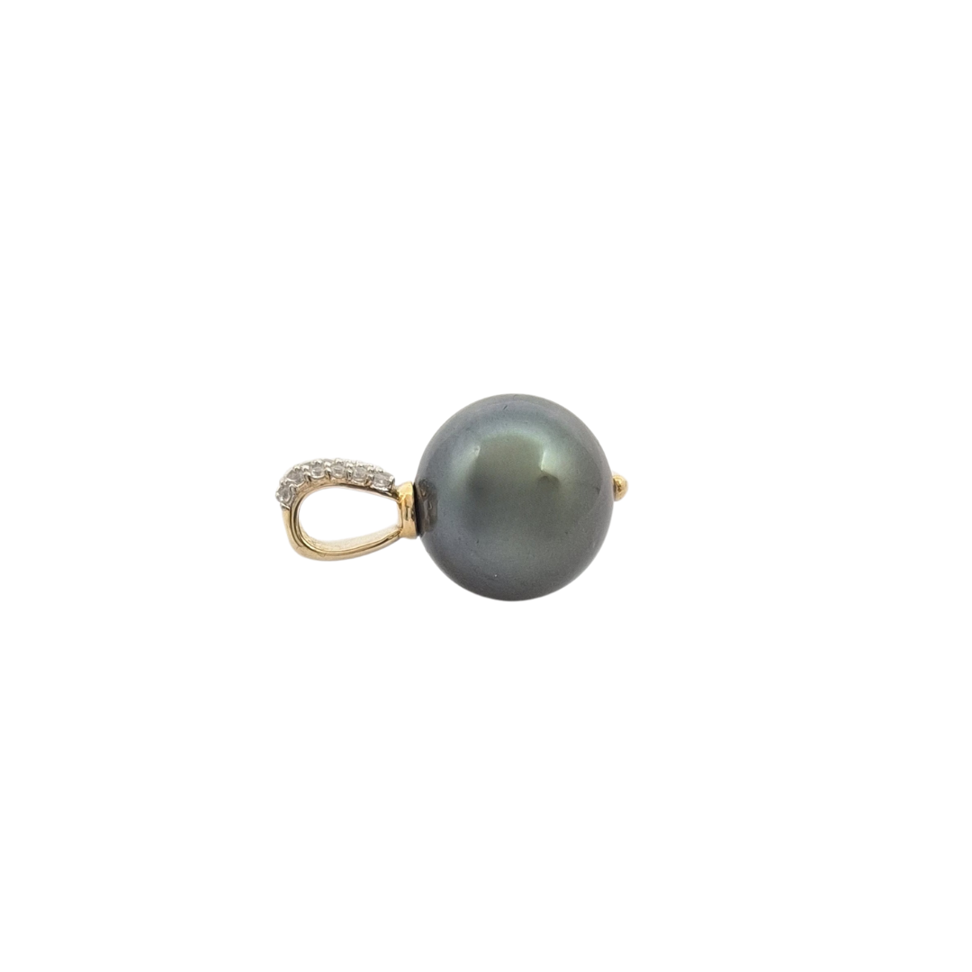 9ct Yellow Gold Cultured Pearl & Zircon Pendant