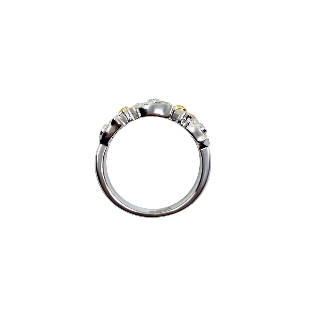 18ct 2 Colour Gold Diamond Flower Band Ring 0.25ct