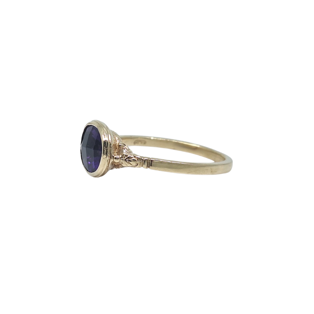 9ct Yellow Gold Amethyst Ring