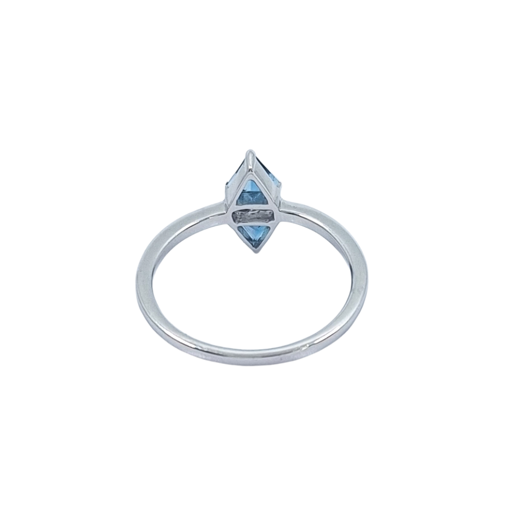 14ct White Gold Blue Topaz and diamond Ring