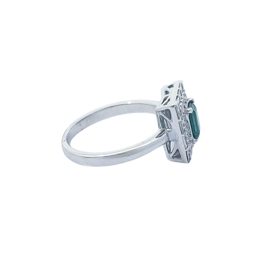 18ct White Gold Emerald & Diamond Cluster Ring