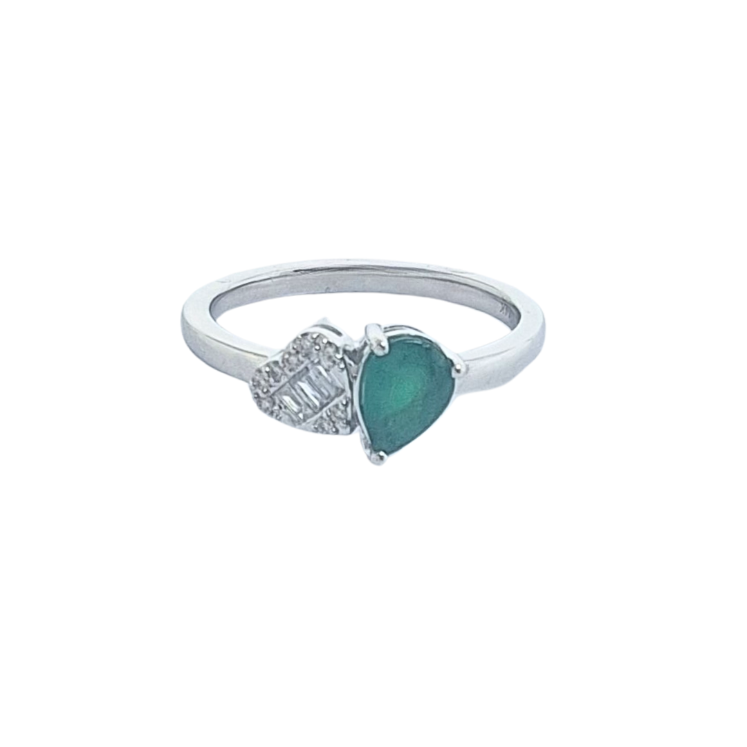 14ct White Gold Emerald & Diamond Ring
