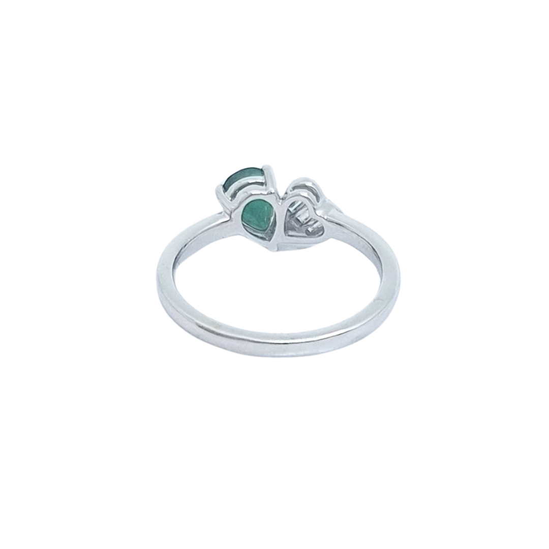 14ct White Gold Emerald & Diamond Ring
