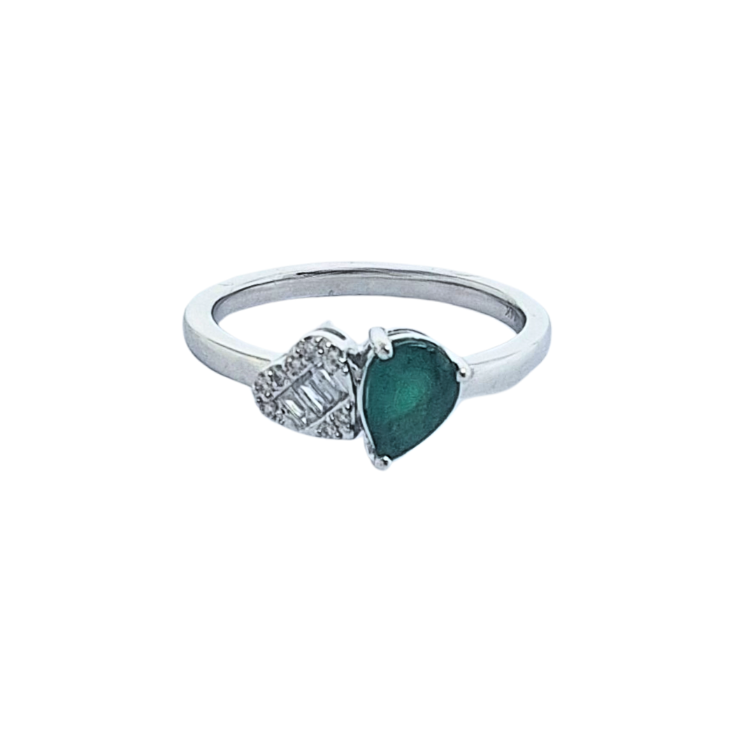 14ct White Gold Emerald & Diamond Ring